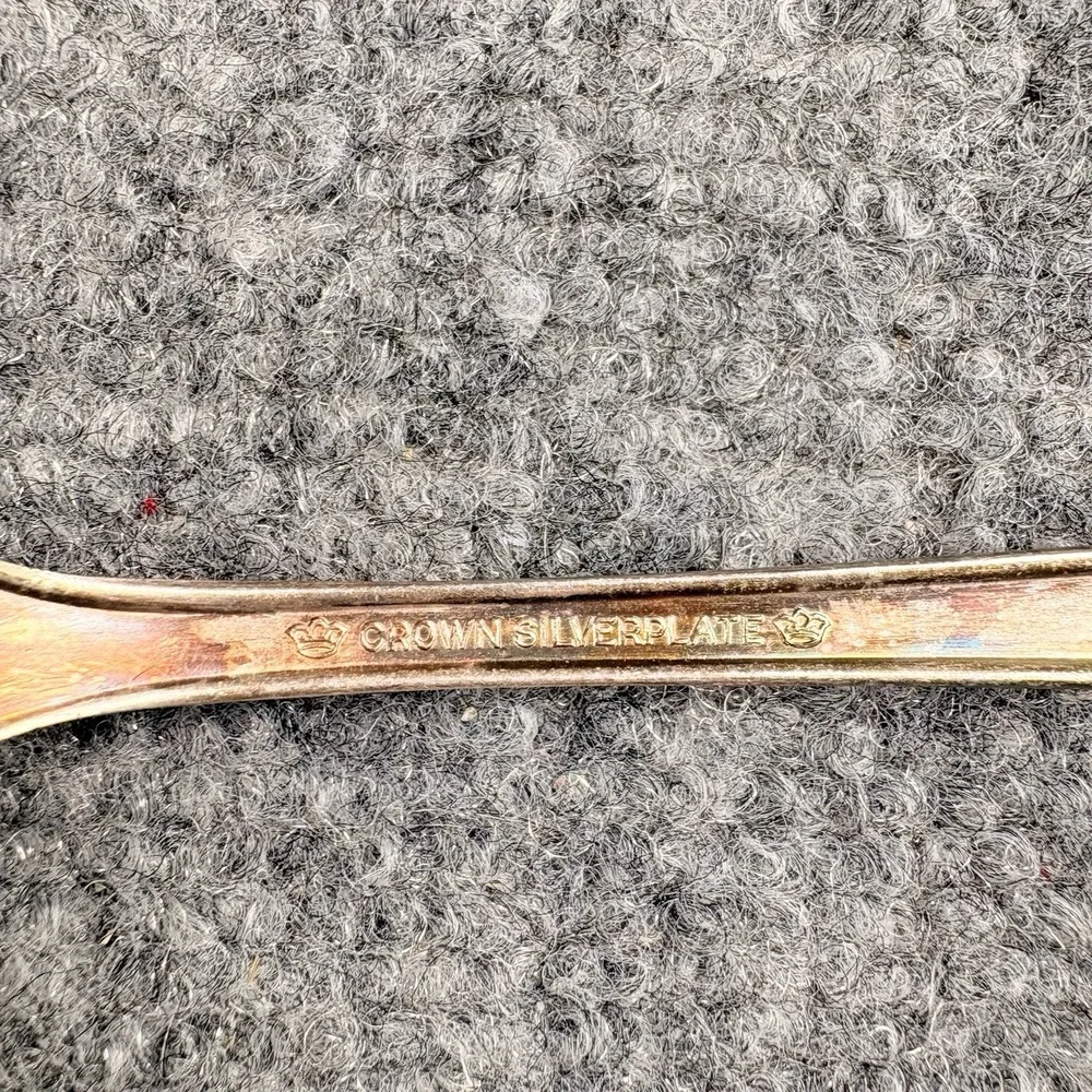 2 Vintage International Silver Radiance Meat Serving Fork Crown Silverplate 8.5